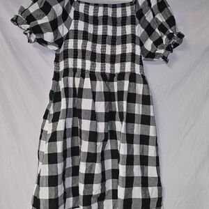Size Small Black and White Checkered Dress. 119